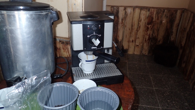 perfekter Espresso aus klappriger Restaurant-Maschine