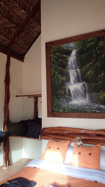 Bett mit automatischer Haarw&auml;sche