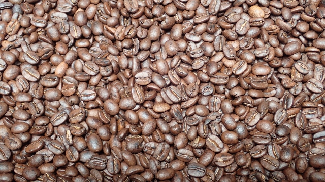 dunkle R&ouml;stung mit Brandflecken siehe Text