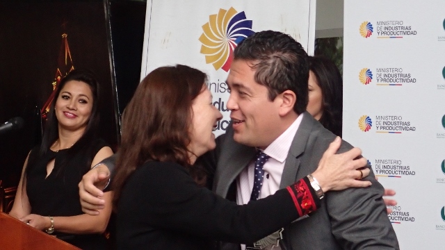 Regula wird geehrt f&uuml;r ihren Einsatz zu Gunsten der MIPRO und der Kaffeebauern