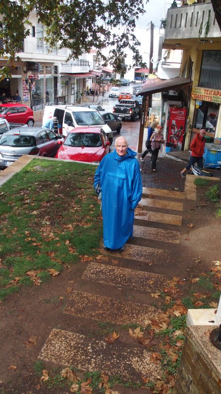 Pater Lefteris geht zur Priesterweihe